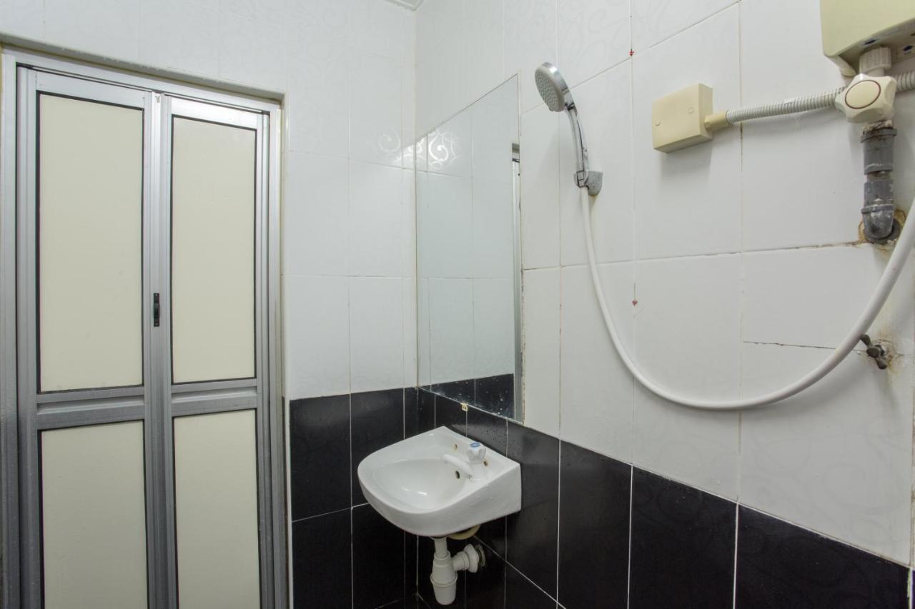 Oyo 822 Zande Motel Kuala Selangor Zewnętrze zdjęcie